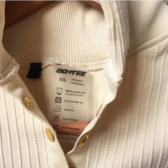RARE Bo+Tee Cropped Top Size XS - Picture 3 of 4